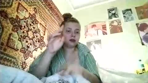 kikibang_ online show from March 3, 6:58 pm