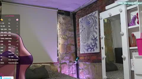 Snapshot of kikilepetite chatting on October 2, 6:15 pm kiki online show from October 2, 6:15 pm