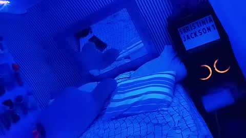 kikilovespartylights online show from November 5, 8:36 am