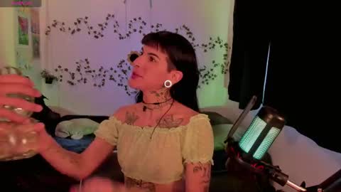 Bella online show from June 14, 9:50 pm