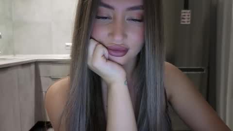 EvaAnna online show from November 5, 8:42 pm