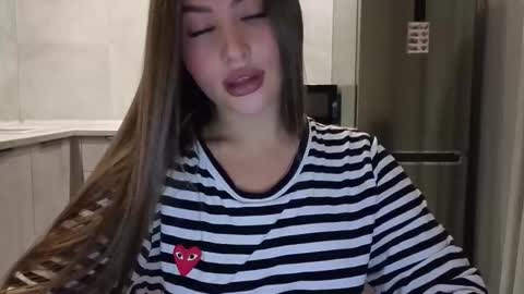 EvaAnna online show from January 12, 8:25 pm