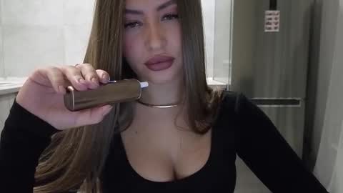 EvaAnna online show from January 18, 6:23 pm