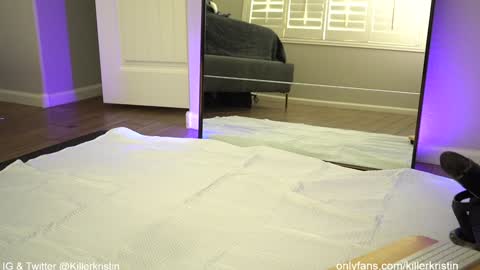 Kristin online show from December 6, 5:33 pm