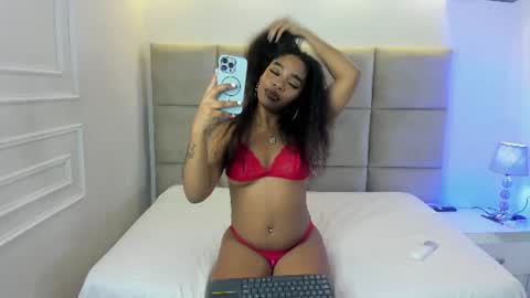 SHURI LUX  online show from June 18, 3:07 am