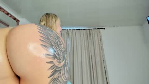Nicole. online show from June 19, 6:01 pm