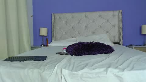 Mia  Kim online show from December 11, 11:32 pm