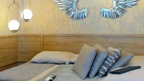 Kim online show from February 17, 2:04 pm