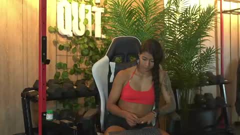 Snapshot of kim_beckett chatting on May 5, 1:19 pm Kim online show from May 5, 1:19 pm
