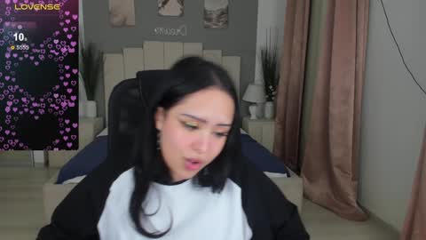 Kim online show from December 3, 11:33 am