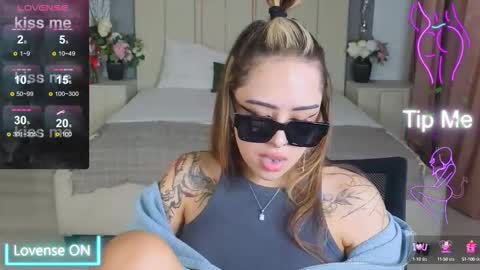 Kim online show from October 1, 1:17 pm