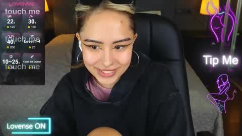 Kim online show from October 10, 9:30 am