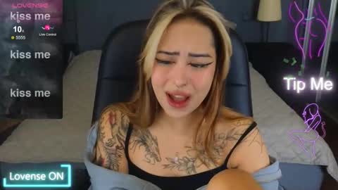 Kim online show from October 15, 5:07 am