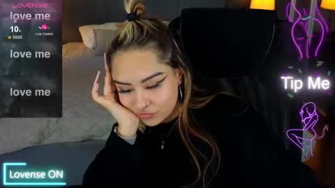 Kim online show from October 19, 8:37 am