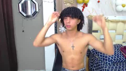 Snapshot of kim_curly_ chatting on December 5, 2:47 pm KIM online show from December 5, 2:47 pm