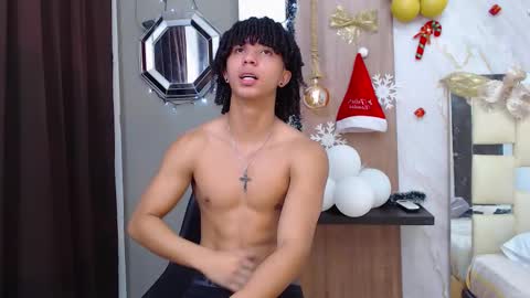 Snapshot of kim_curly_ chatting on December 16, 3:28 pm KIM online show from December 16, 3:28 pm