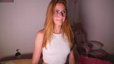 ISABELLA 3 online show from May 26, 7:37 am