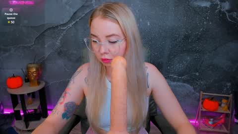 KIM online show from December 13, 8:20 am