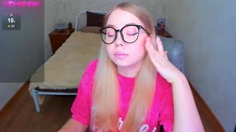 KIM online show from March 21, 11:48 am