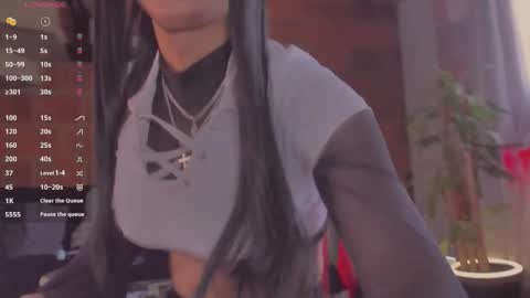 KIM QUEENS online show from September 21, 2:40 pm