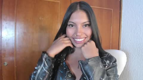 Snapshot of kim_johnsson chatting on December 22, 2:49 am kim online show from December 22, 2:49 am