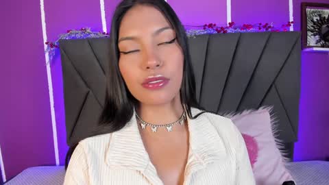 Snapshot of kim_johnsson chatting on January 5, 8:52 pm kim online show from January 5, 8:52 pm