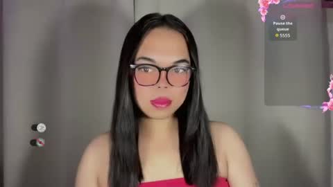 Snapshot of kim_kyile chatting on November 24, 1:00 pm KYLIE online show from November 24, 1:00 pm