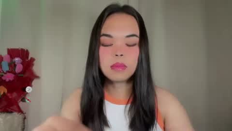 Snapshot of kim_kyile chatting on November 25, 9:59 pm KYLIE online show from November 25, 9:59 pm