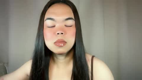 Snapshot of kim_kyile chatting on December 14, 5:46 am KYLIE online show from December 14, 5:46 am