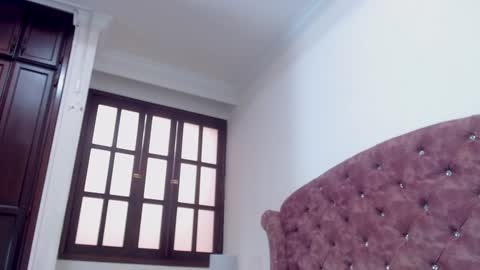 K I M online show from February 6, 3:20 pm