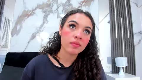 K I M online show from October 6, 8:17 pm