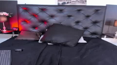 Snapshot of kim_marquez chatting on September 27, 8:47 pm Kim Marquez online show from September 27, 8:47 pm