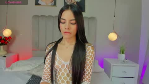 KIM  online show from June 13, 8:18 pm