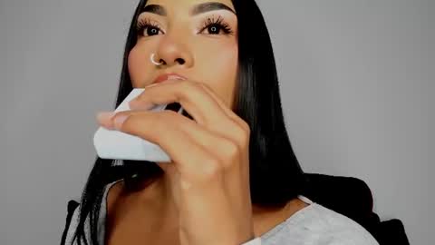 kim_mouth17 online show from June 21, 7:11 am