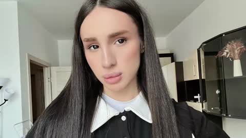 Kim Oberlin online show from February 8, 7:50 pm