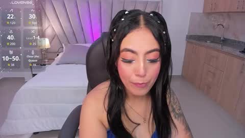 Snapshot of kim_thompson_ chatting on November 10, 11:09 am kim online show from November 10, 11:09 am