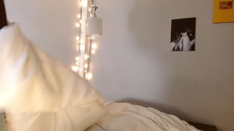 Snapshot of kimandyuk chatting on December 7, 3:30 pm Kim  Yuk online show from December 7, 3:30 pm