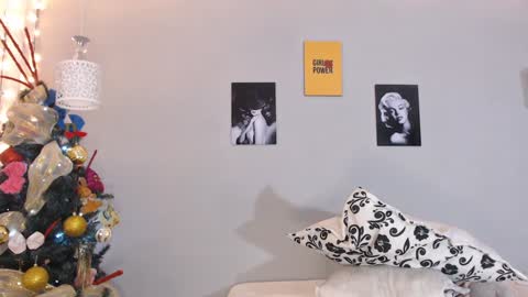 Snapshot of kimandyuk chatting on December 19, 1:39 am Kim  Yuk online show from December 19, 1:39 am