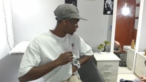 Snapshot of kimandyuk chatting on January 7, 7:28 pm Kim  Yuk online show from January 7, 7:28 pm