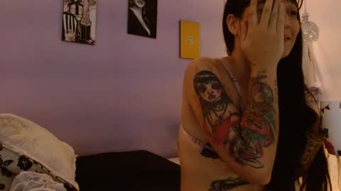 Snapshot of kimandyuk chatting on January 18, 11:00 pm Kim  Yuk online show from January 18, 11:00 pm