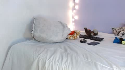 Snapshot of kimandyuk chatting on January 25, 1:10 am Kim  Yuk online show from January 25, 1:10 am