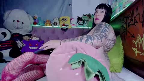 Snapshot of kimberkiss_19_ chatting on February 22, 3:40 am vivi independent model online show from February 22, 3:40 am