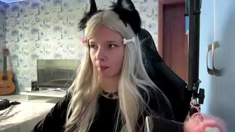 Mary online show from June 13, 7:39 am