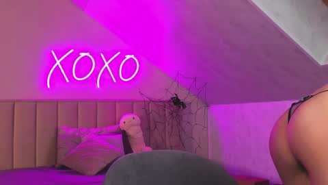 kimberlly_smith online show from November 8, 11:58 pm