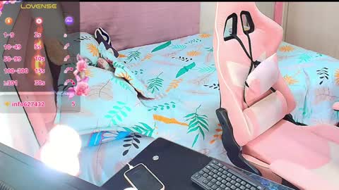 Snapshot of kimberly_bellu chatting on April 9, 12:32 am Anita. online show from April 9, 12:32 am