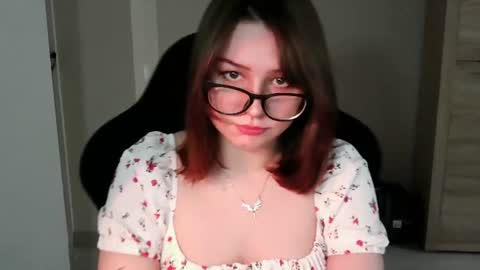 Snapshot of kimberly_charm chatting on July 23, 9:40 am Kimberly online show from July 23, 9:40 am