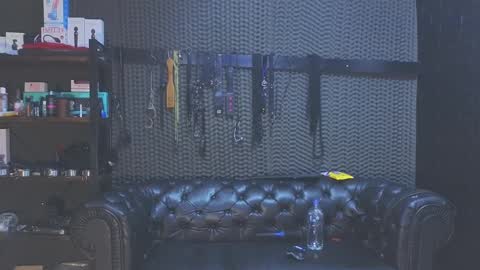  KIMBERLY SWAN  online show from January 7, 9:03 pm