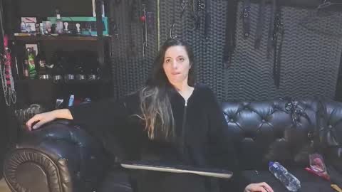  KIMBERLY SWAN  online show from February 18, 3:10 am