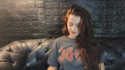 Snapshot of kimberly_swan_ chatting on April 9, 10:48 pm KIMBERLY SWAN online show from April 9, 10:48 pm