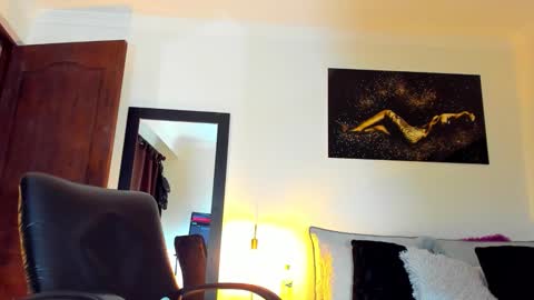 Snapshot of kimberlybanks2 chatting on November 25, 10:15 am Kimberly Banks online show from November 25, 10:15 am